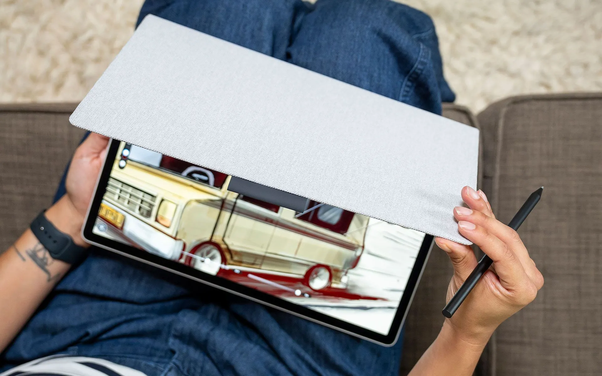 MovinkPad Pro 14 with Cover in use