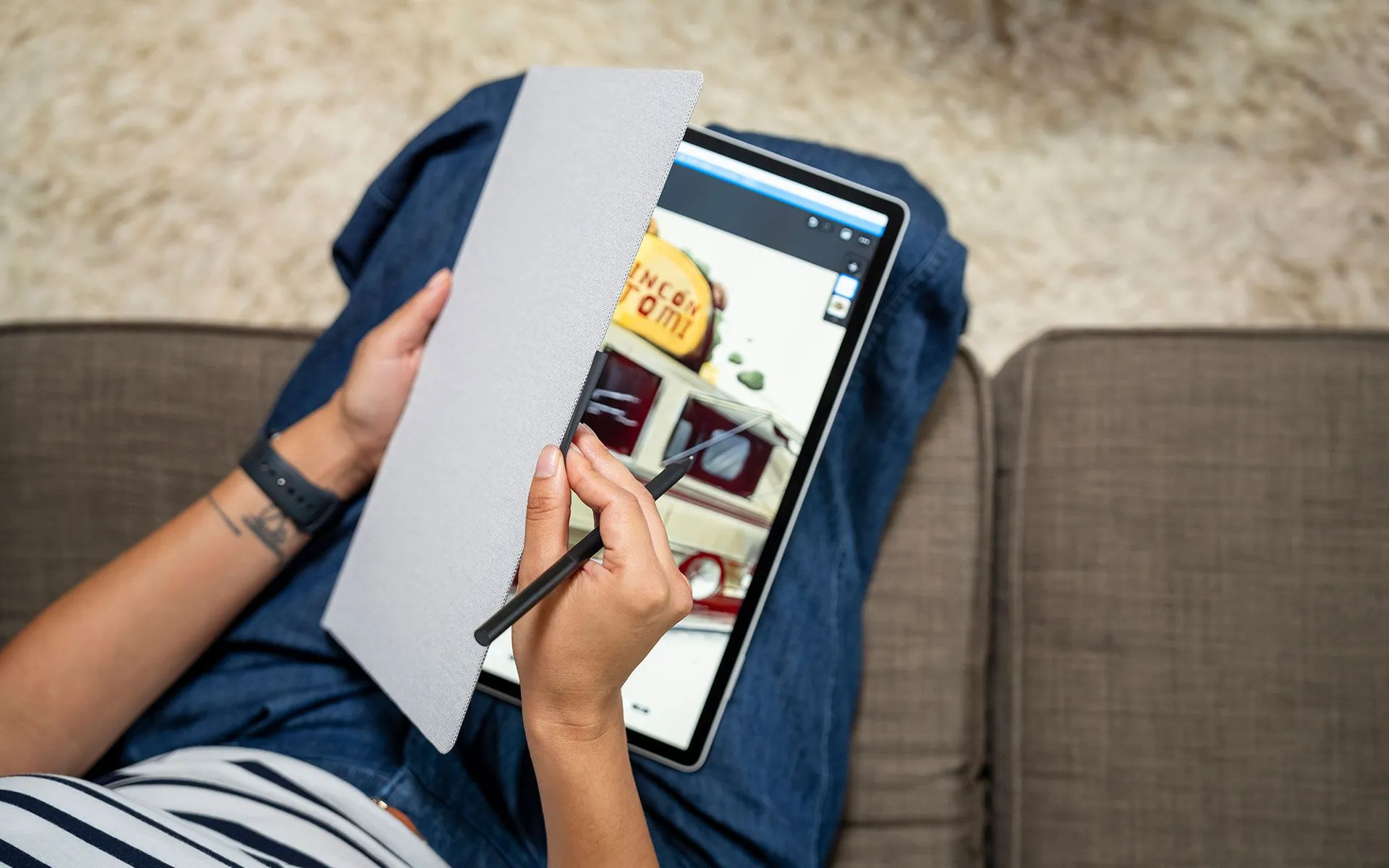 MovinkPad Pro 14 with Cover in use